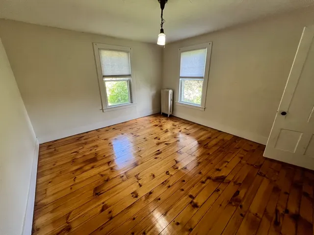 $3,200 | 986 South East Street, Unit A, Amherst, MA 01002