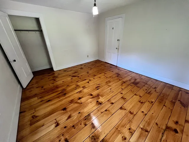 $3,200 | 986 South East Street, Unit A, Amherst, MA 01002