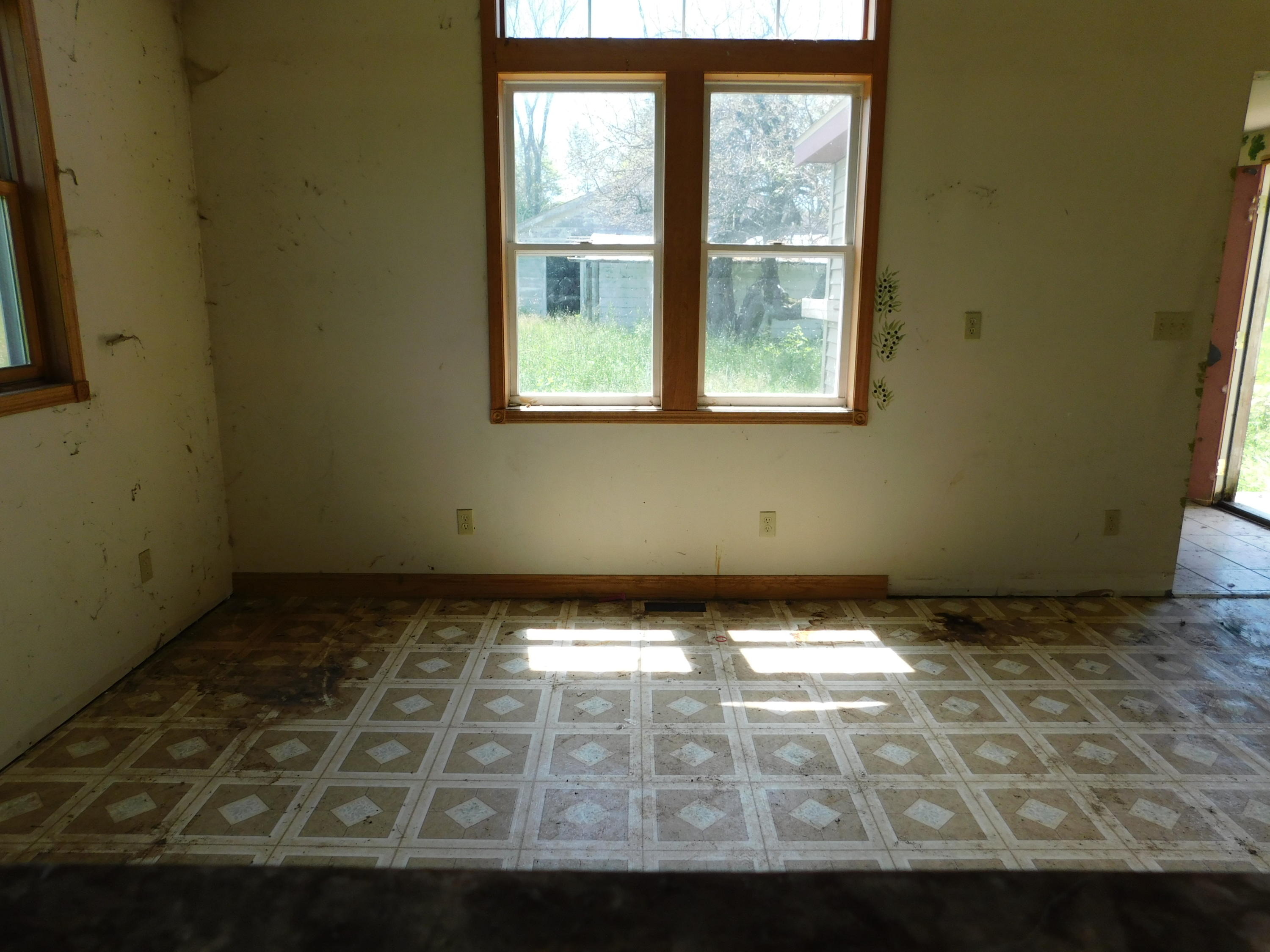 E4963 East Simmons Road Hessel, MI 49745 - Photo 7 of 14 Gallery Image 7