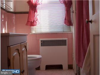 335 Maypole Road Upper Darby, PA 19082 - Photo 7 of 8 Kitchen