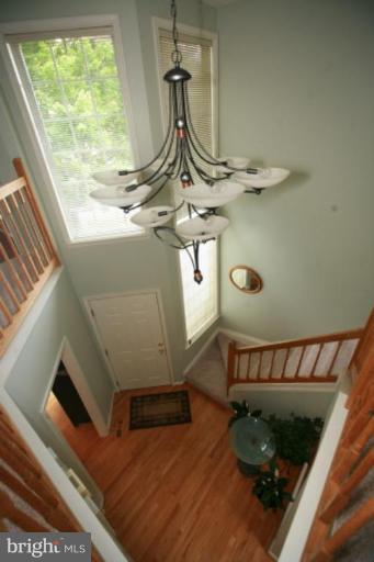 1506 Deer Point Way Reston, VA 20194 - Photo 18 of 30 a living room with furniture