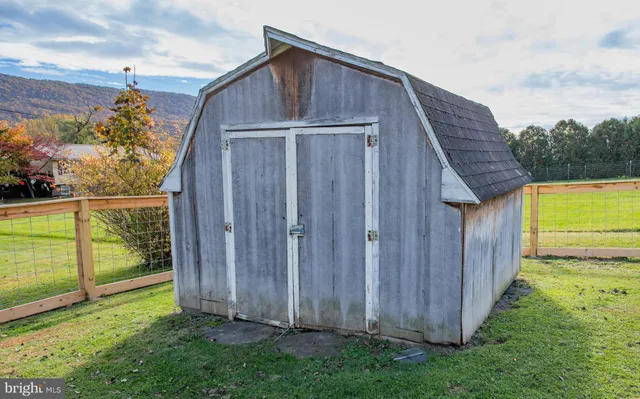 a house view with a outdoor space