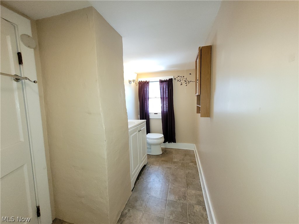 9021 Johnnycake Ridge Road Mentor, OH 44060 - Photo 22 of 32 Second floor full bathroom