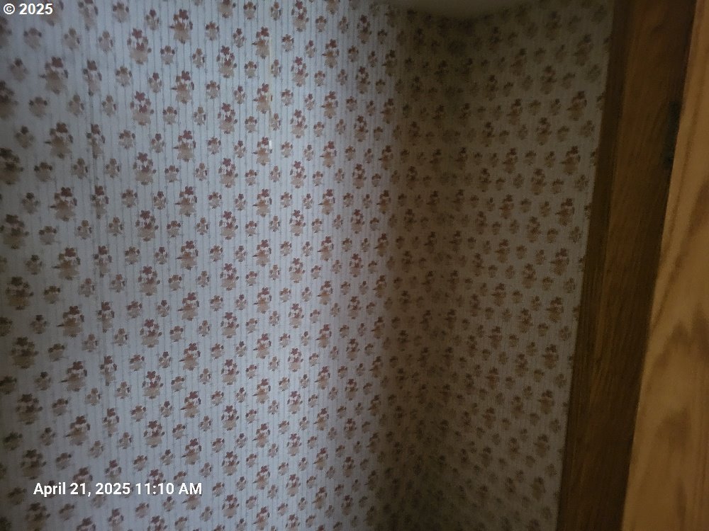 1050 North Cedar Point Road Coquille, OR 97423 - Photo 16 of 29 a bathroom with a shower