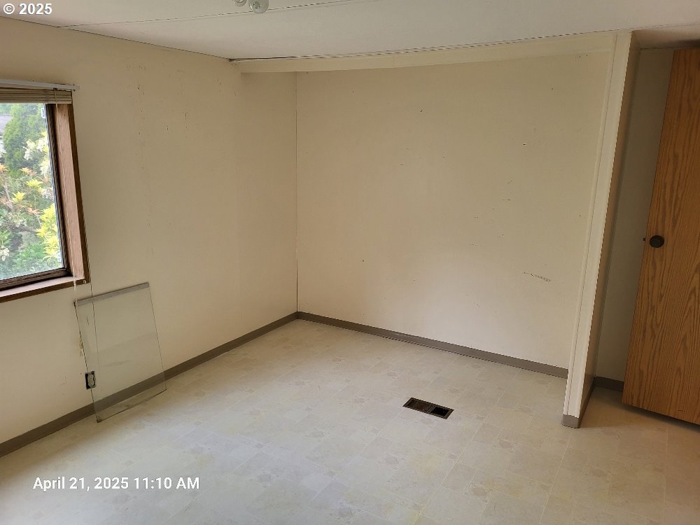 1050 North Cedar Point Road Coquille, OR 97423 - Photo 18 of 29 a view of a small space