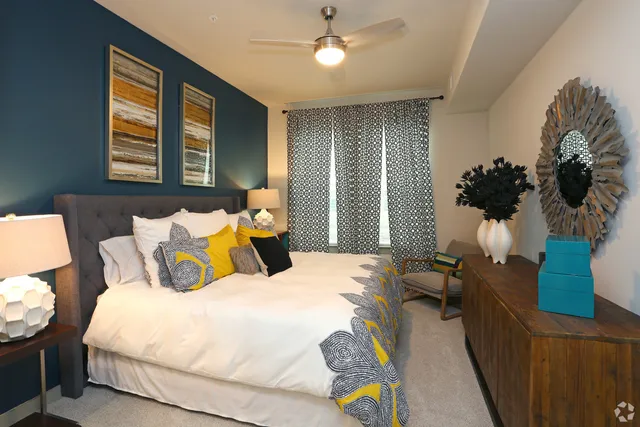 $1,953 | 680 East Algonquin Road, Unit 1402, Schaumburg, IL 60173