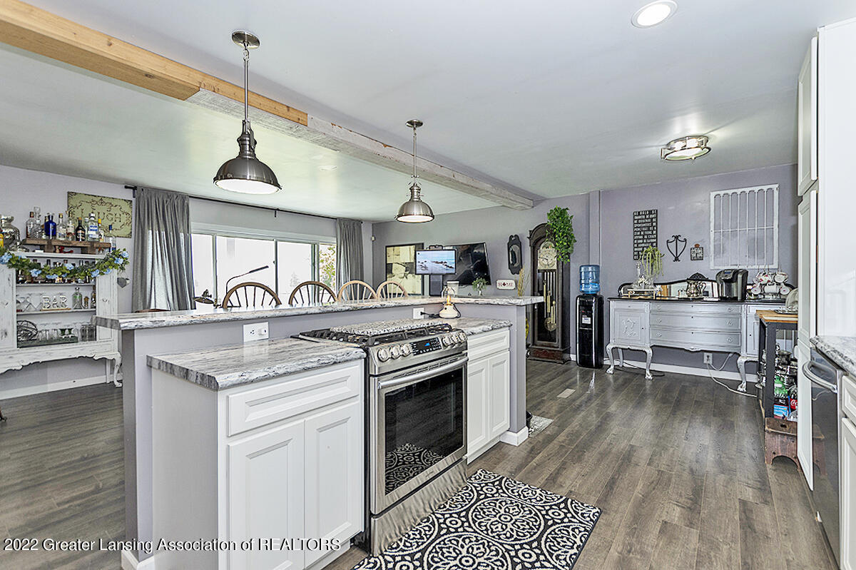 556 Hagadorn Road Mason, MI 48854 - Photo 9 of 24 09