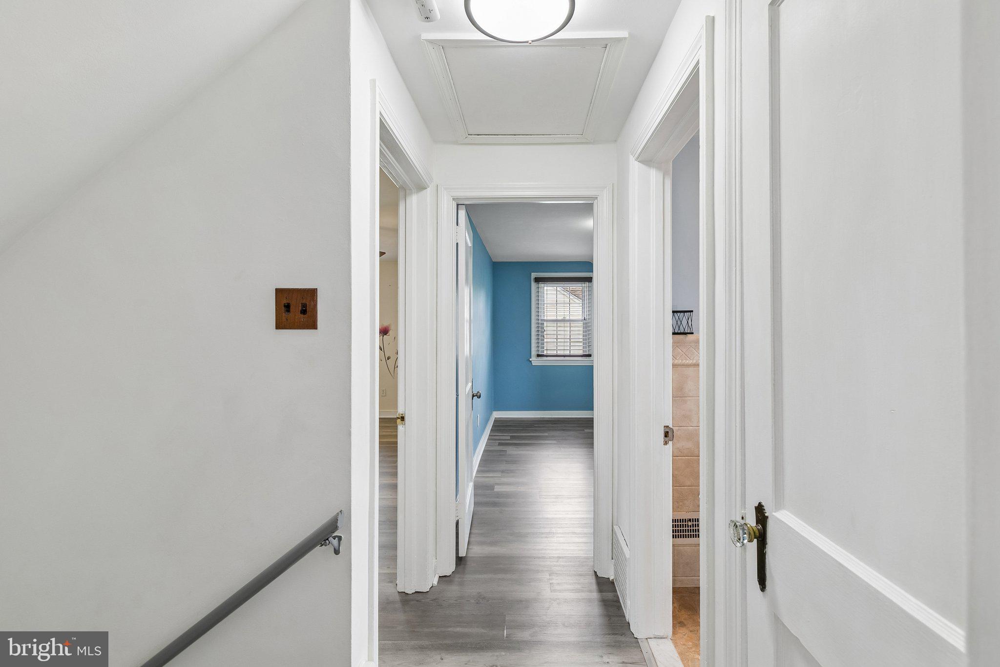 556 Anne Street Huntingdon Valley, PA 19006 - Photo 8 of 50 a view of a hallway with wooden floor