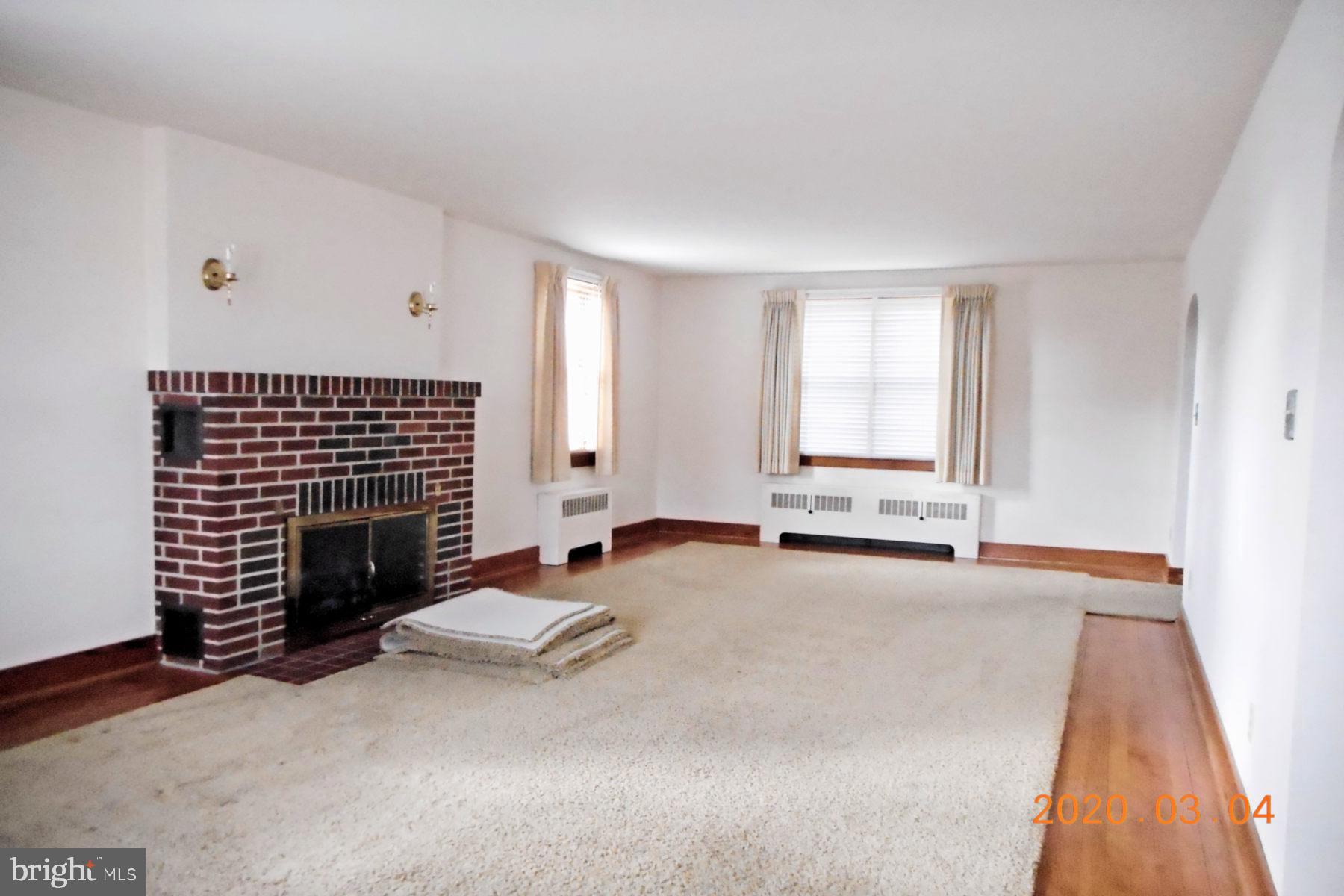 147 Oak Grove Road Pine Grove, PA 17963 - Photo 4 of 16 Living Room