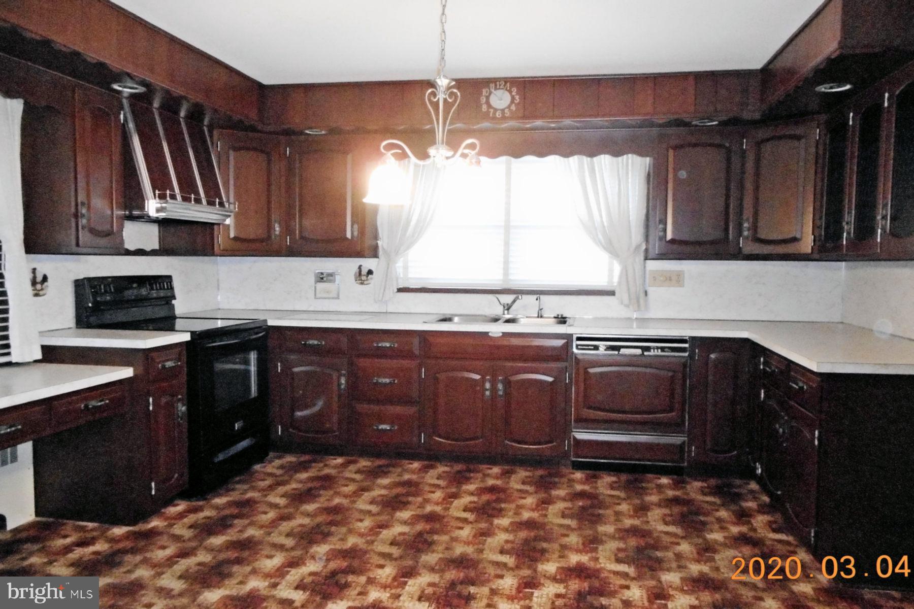147 Oak Grove Road Pine Grove, PA 17963 - Photo 8 of 16 Kitchen