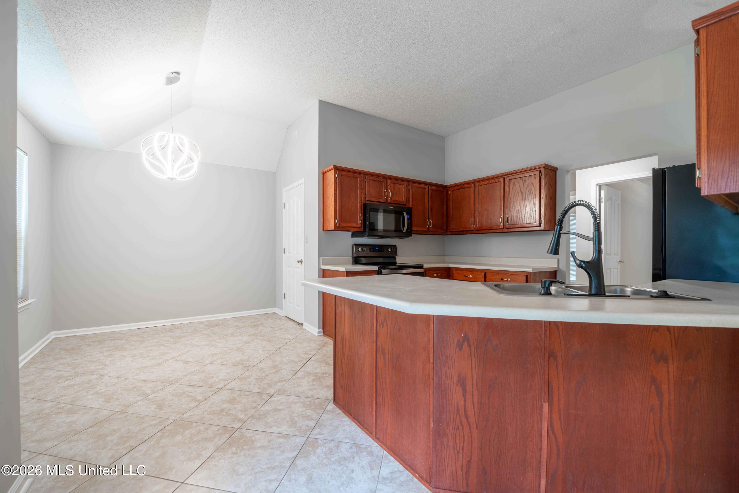 5860 Ridgetop Drive Horn Lake, MS 38637 - Photo 8 of 25 Interior-12