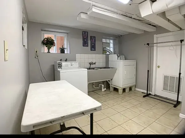 $1,550 | 2321 North Sacramento Avenue, Unit B, Chicago, IL 60647