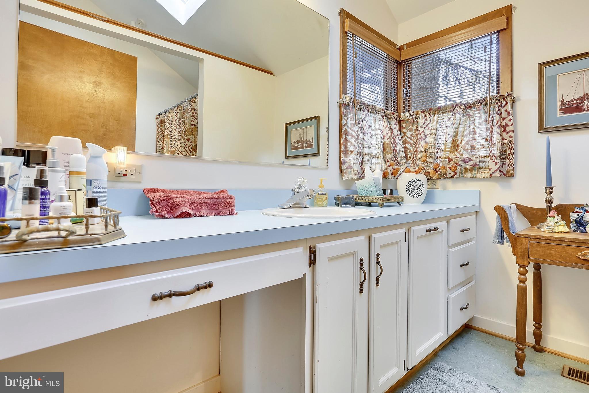 124 Edgehill Road Annapolis, MD 21405 - Photo 15 of 30 Master Bath