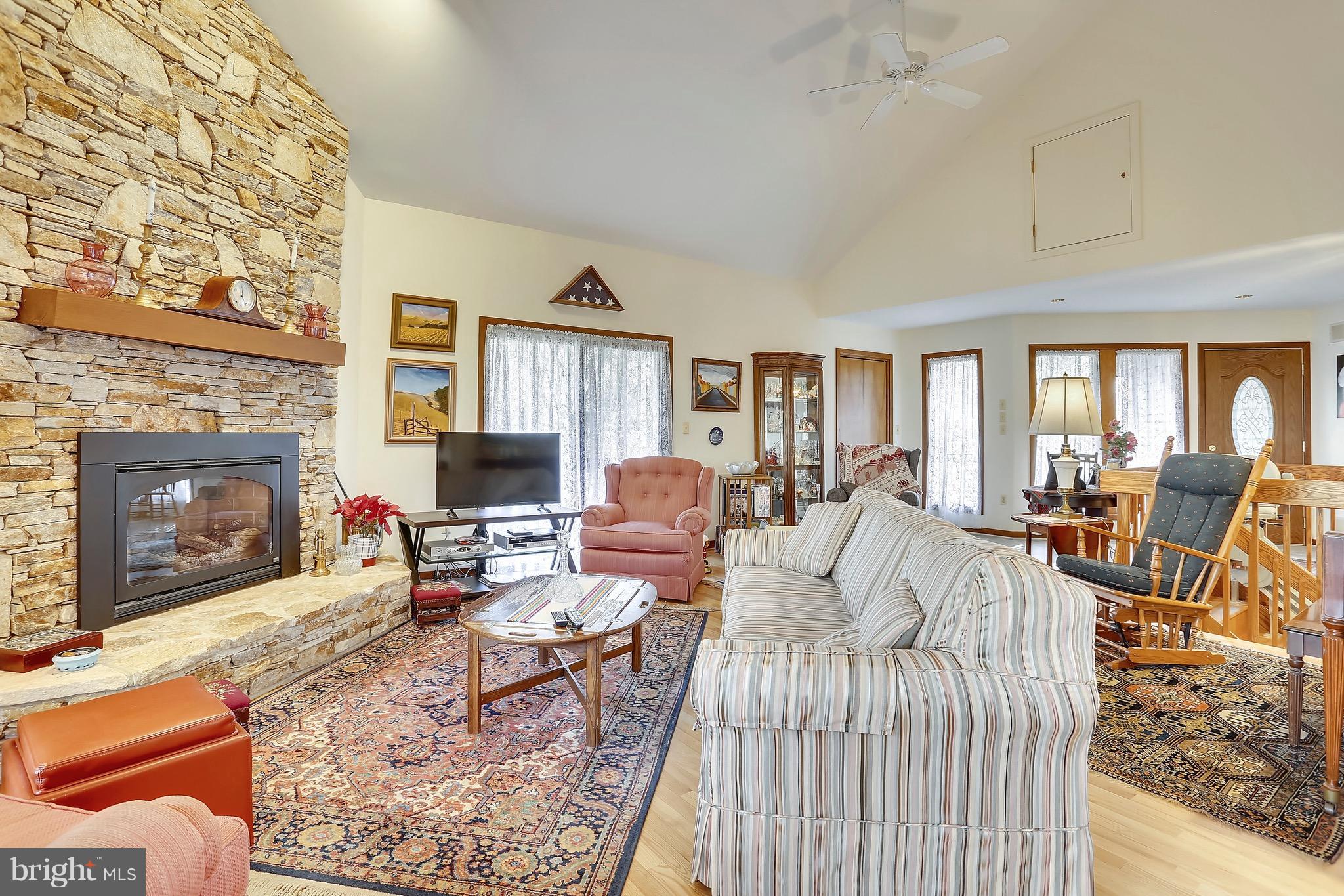 124 Edgehill Road Annapolis, MD 21405 - Photo 7 of 30 Great Room with Fire Place