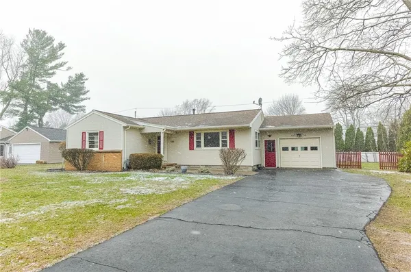 $219,900 | 545 Wahlmont Drive, Webster, NY 14580