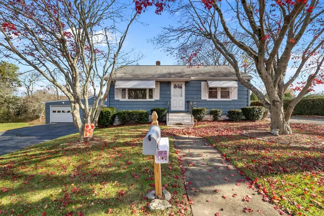 $439,000 | 35 Pine Street, Waterford, CT 06385