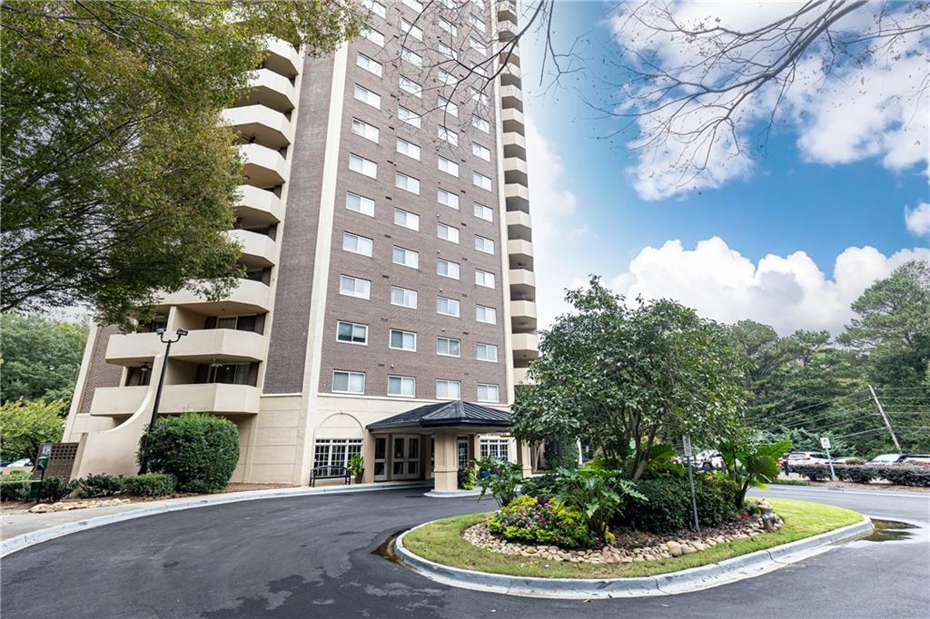 1501 Clairmont Road, Unit 1525 Decatur, GA 30033 - Photo 24 of 26 a aerial view of a house