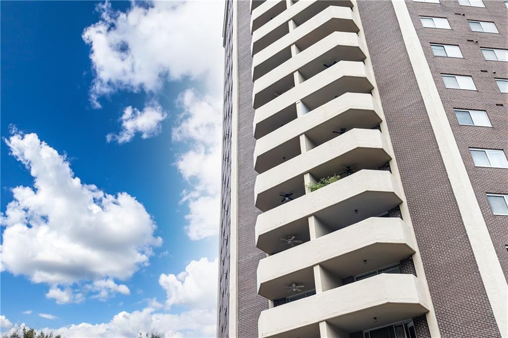 1501 Clairmont Road, Unit 1525 Decatur, GA 30033 - Photo 25 of 26 a view of a bathroom