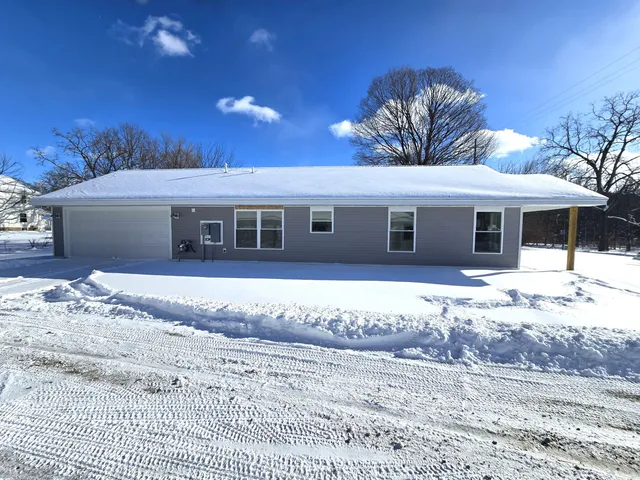 $237,000 | 500 East State Road, Hastings, MI 49058
