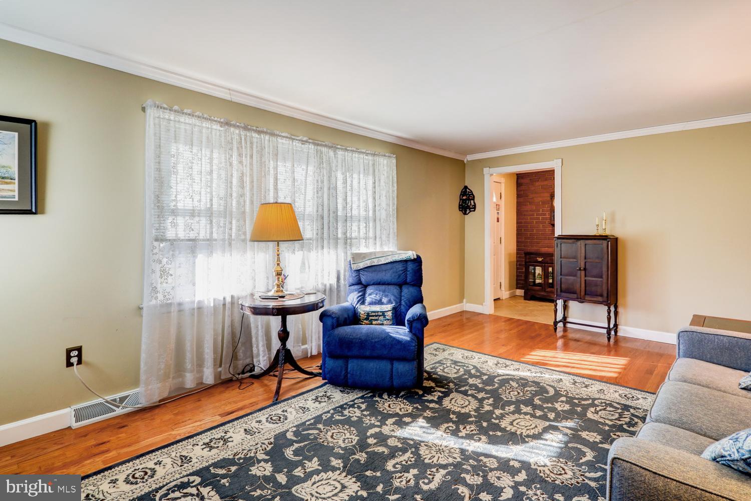 341 Maxson Road Lancaster, PA 17601 - Photo 3 of 32 a living room with furniture and a window