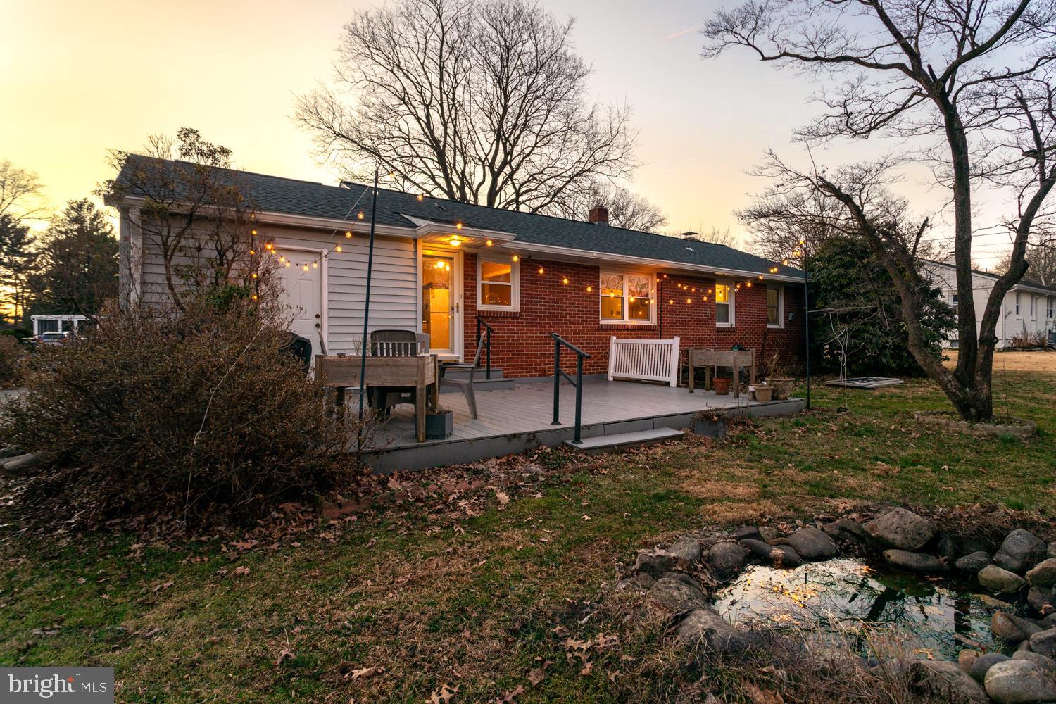 341 Maxson Road Lancaster, PA 17601 - Photo 31 of 32 a front view of a house with garden