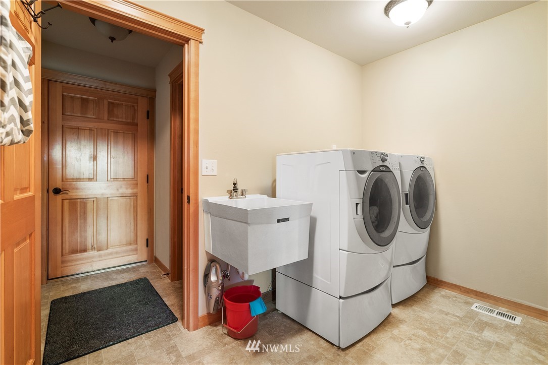 9404 James Road Southwest Rochester, WA 98579 - Photo 39 of 40 Gallery Image 39