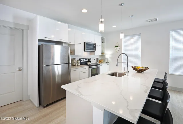 $2,238 | 25 Whistler Court, Unit 207, Saratoga Springs, NY 12866