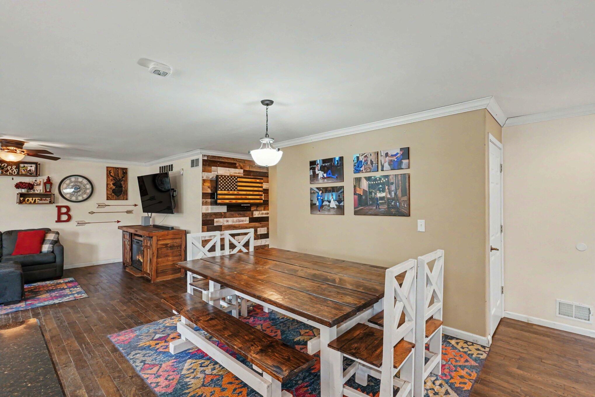 6129 Old State Road North Branch, MI 48461 - Photo 10 of 29 011-Dining area