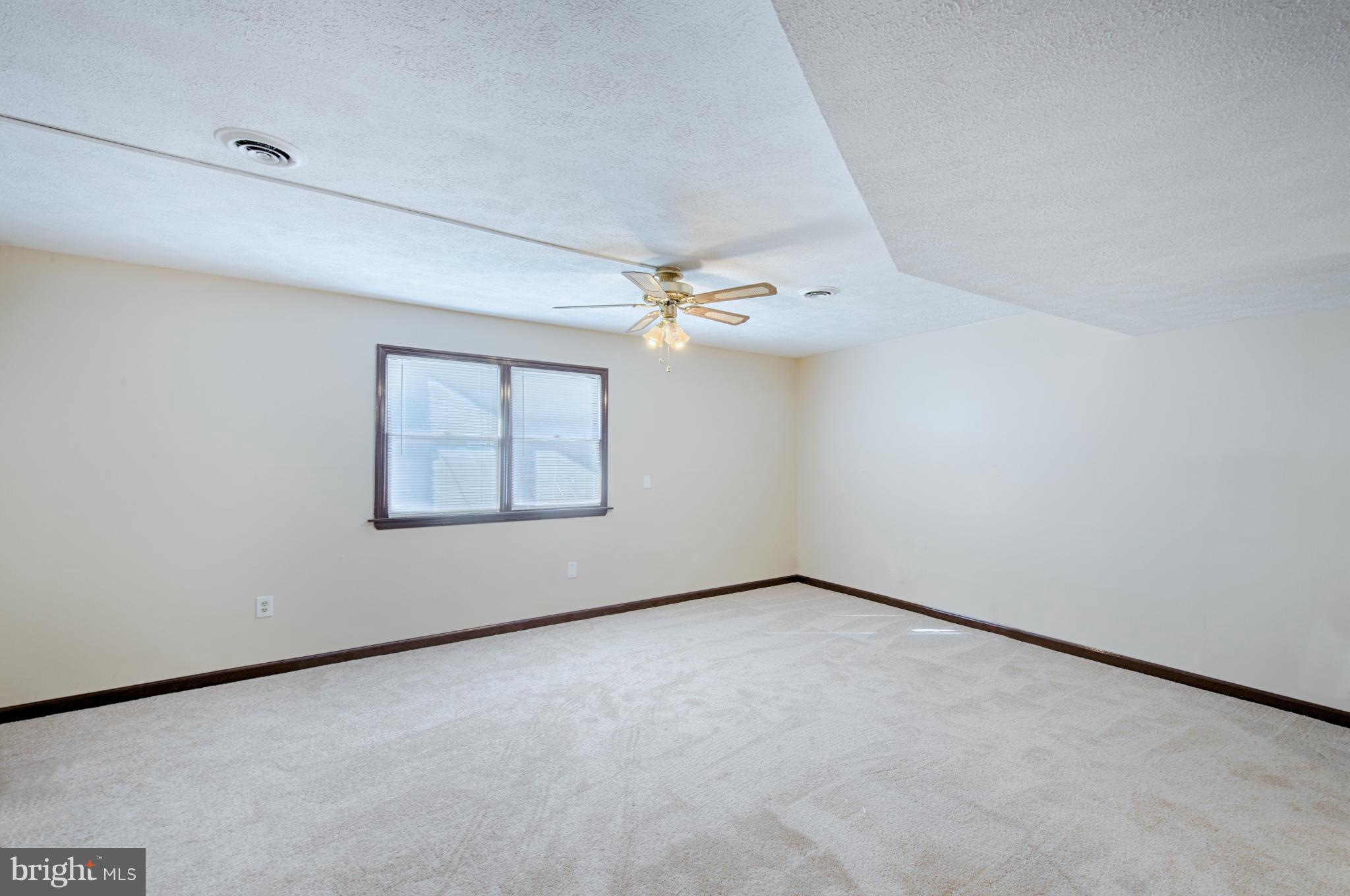 540 Beards Hill Road Aberdeen, MD 21001 - Photo 19 of 30 Family Room