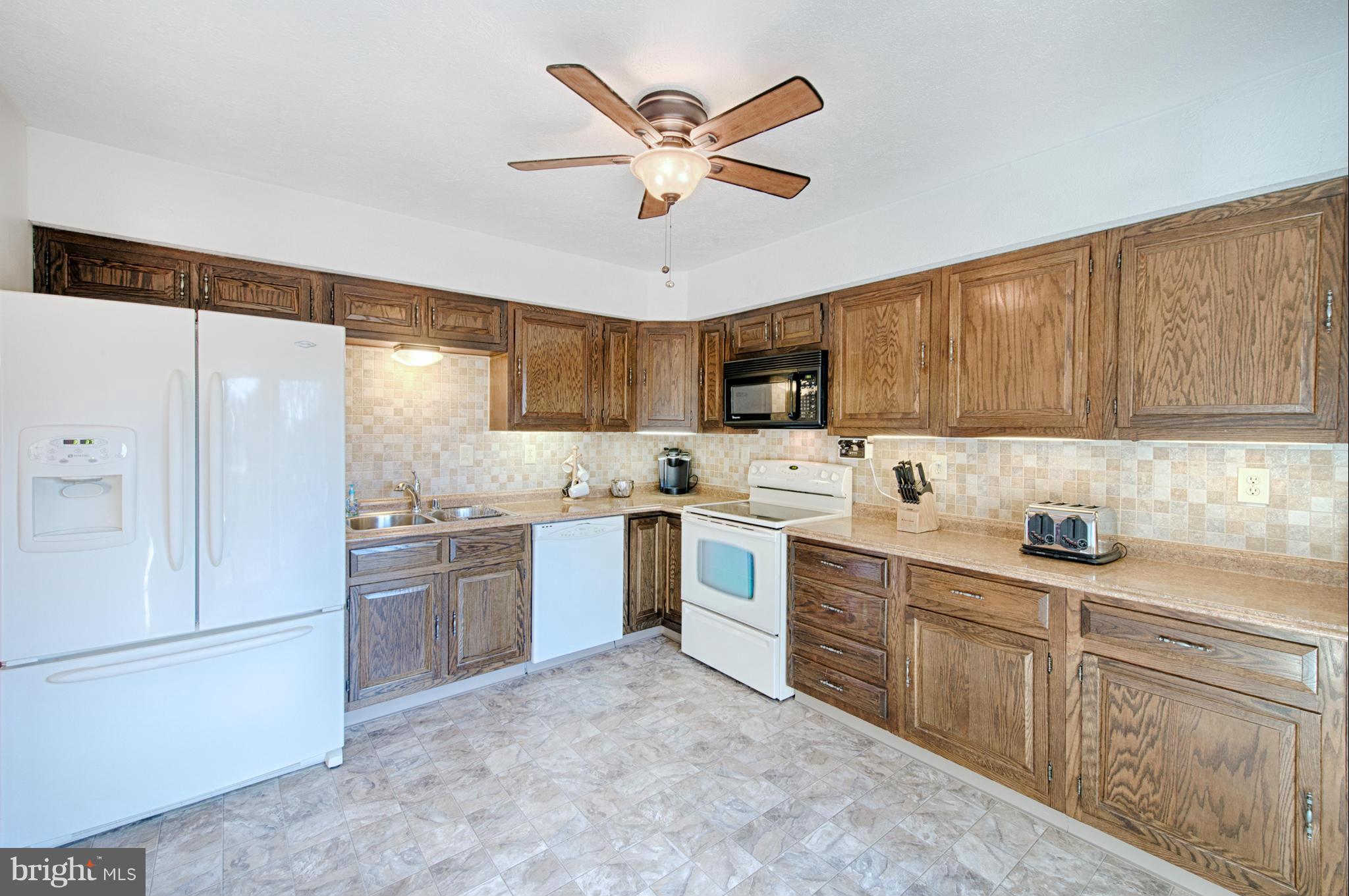 540 Beards Hill Road Aberdeen, MD 21001 - Photo 4 of 30 Kitchen