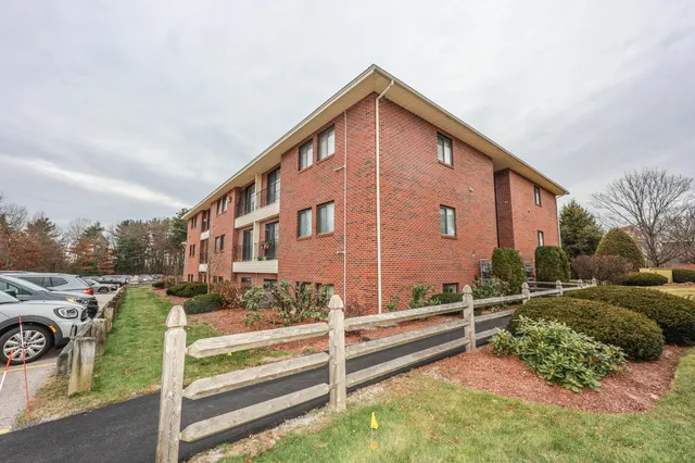 $260,000 | 434 Abbott Farm Lane, Unit 434, Hudson, NH 03051