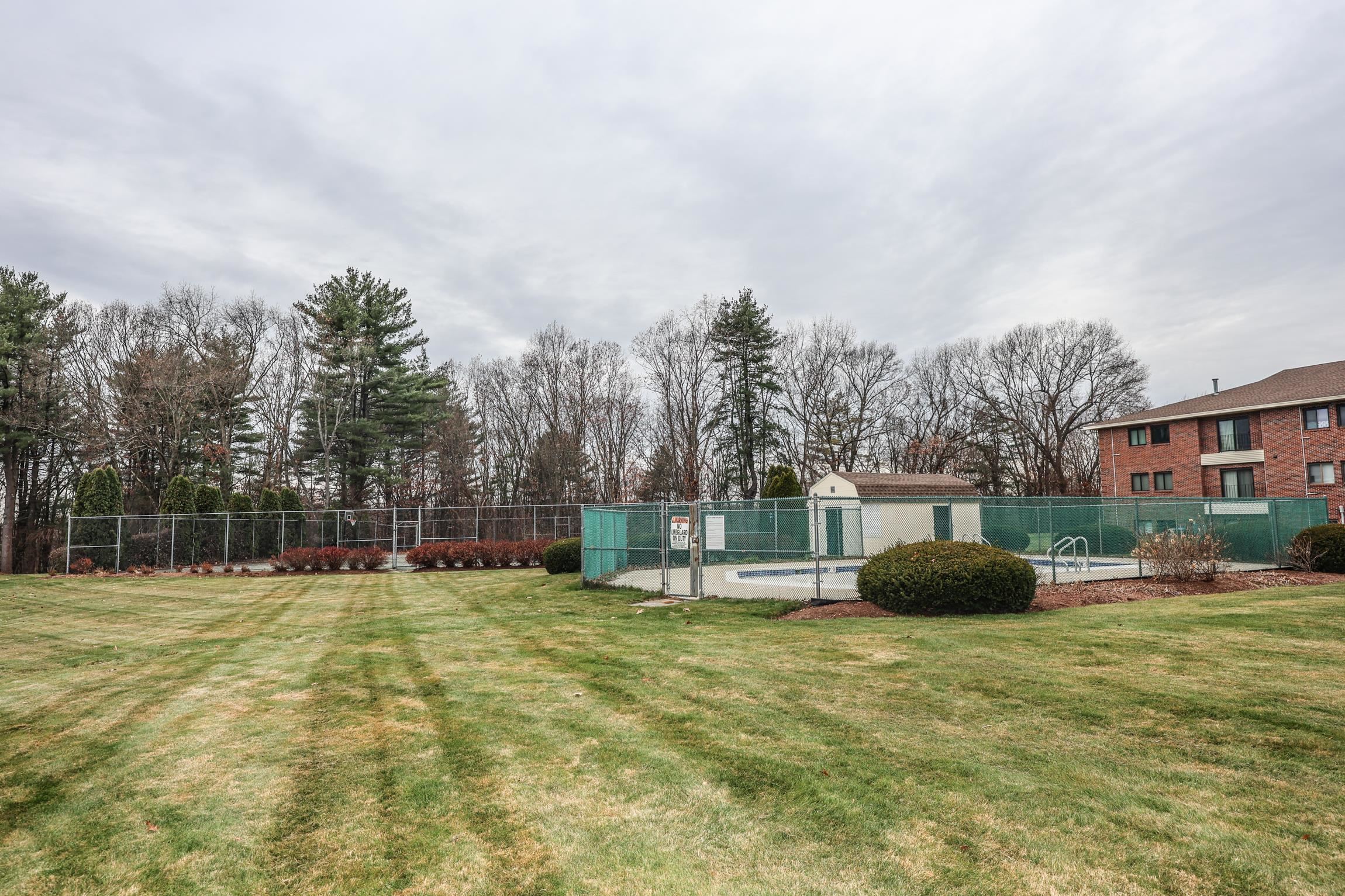 434 Abbott Farm Lane, Unit 434 Hudson, NH 03051 - Photo 2 of 17