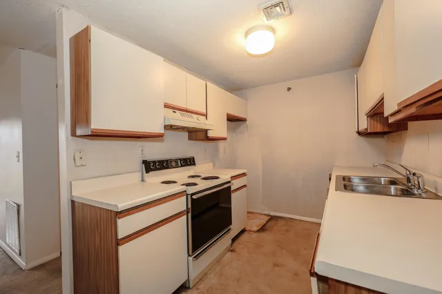 $260,000 | 434 Abbott Farm Lane, Unit 434, Hudson, NH 03051