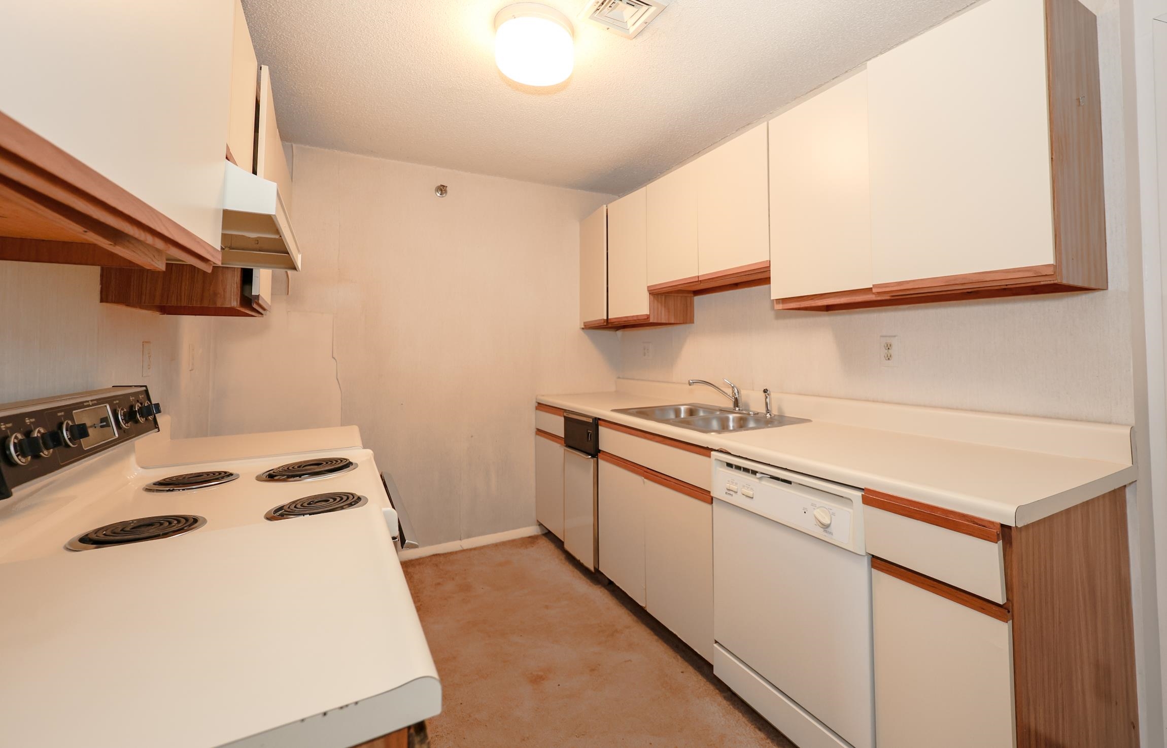 434 Abbott Farm Lane, Unit 434 Hudson, NH 03051 - Photo 4 of 17