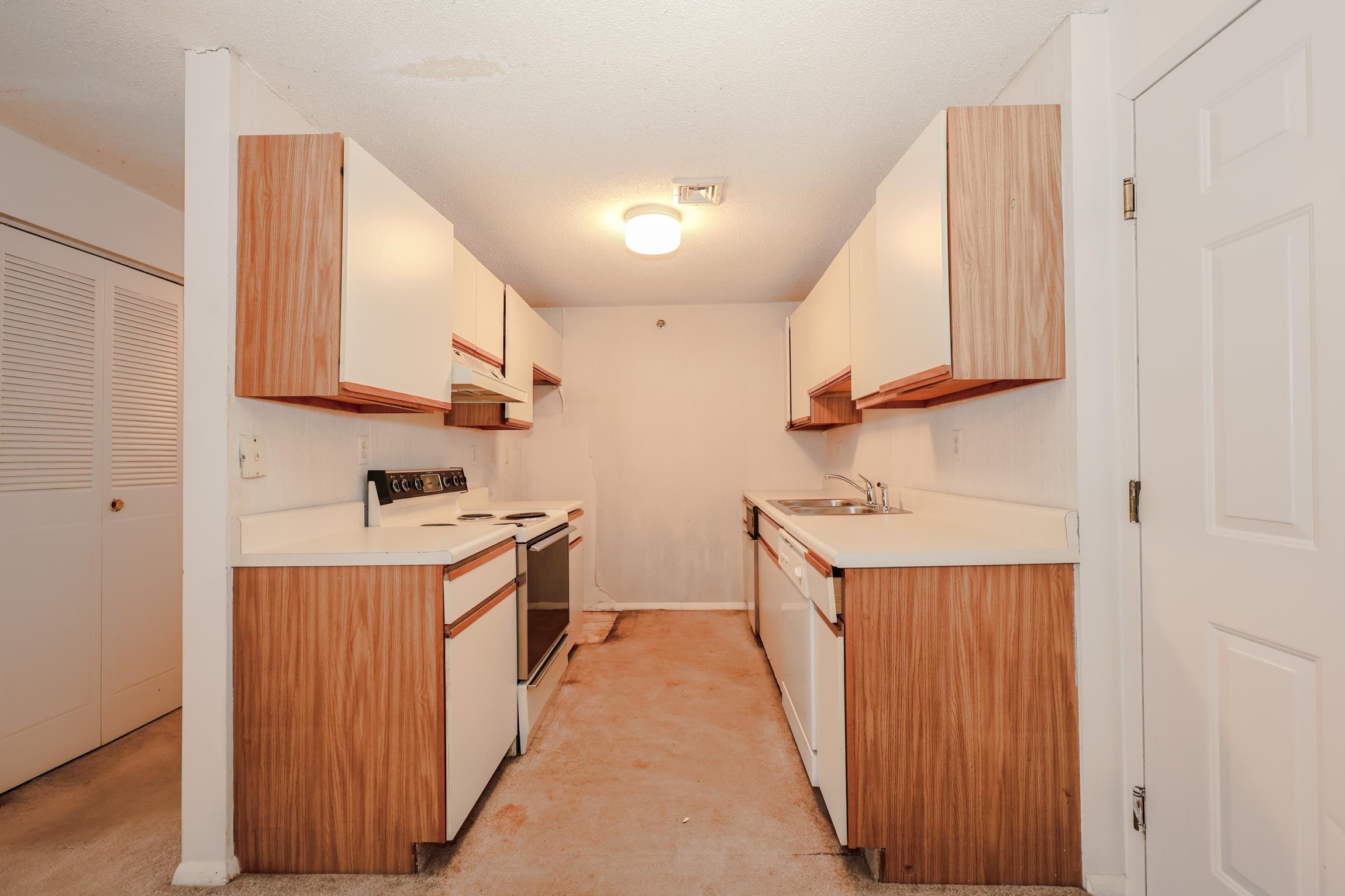 434 Abbott Farm Lane, Unit 434 Hudson, NH 03051 - Photo 5 of 17