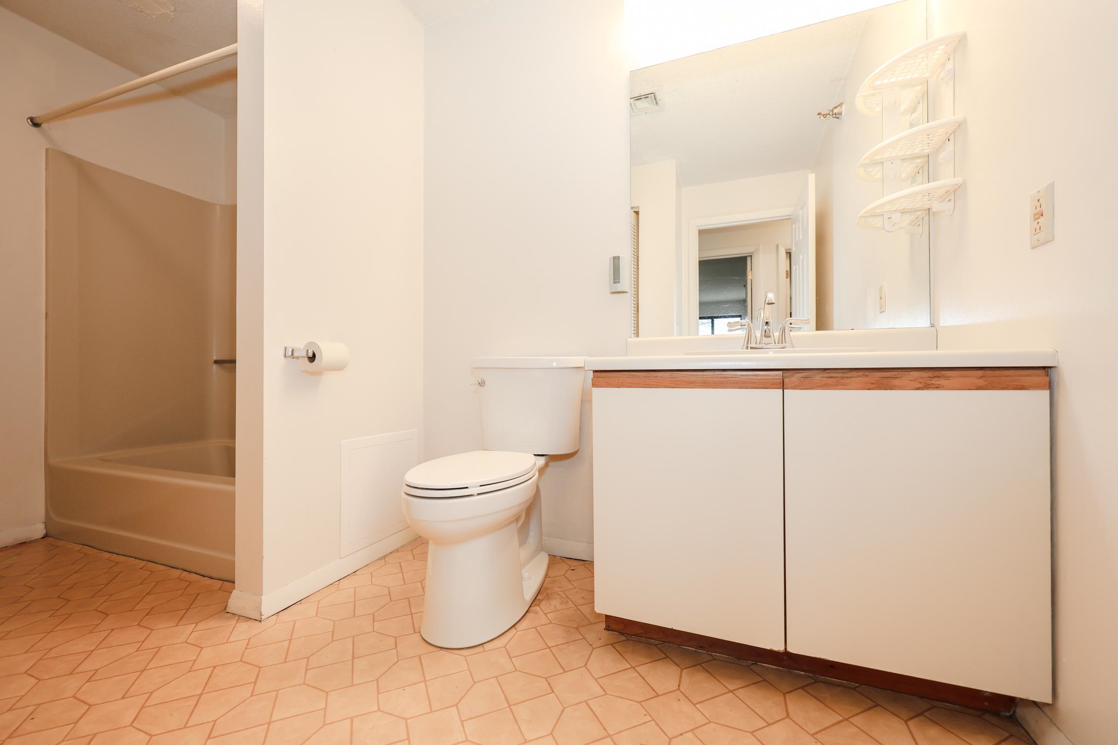 434 Abbott Farm Lane, Unit 434 Hudson, NH 03051 - Photo 9 of 17