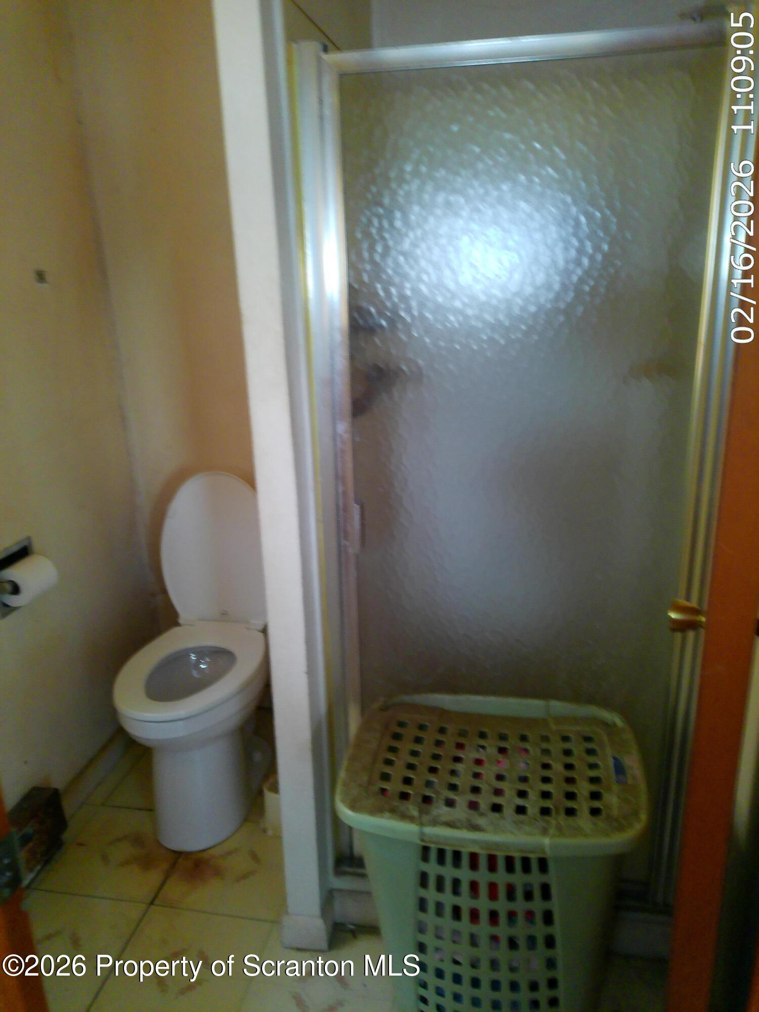 319 South 9th Avenue Scranton, PA 18504 - Photo 13 of 49 a view of bathroom