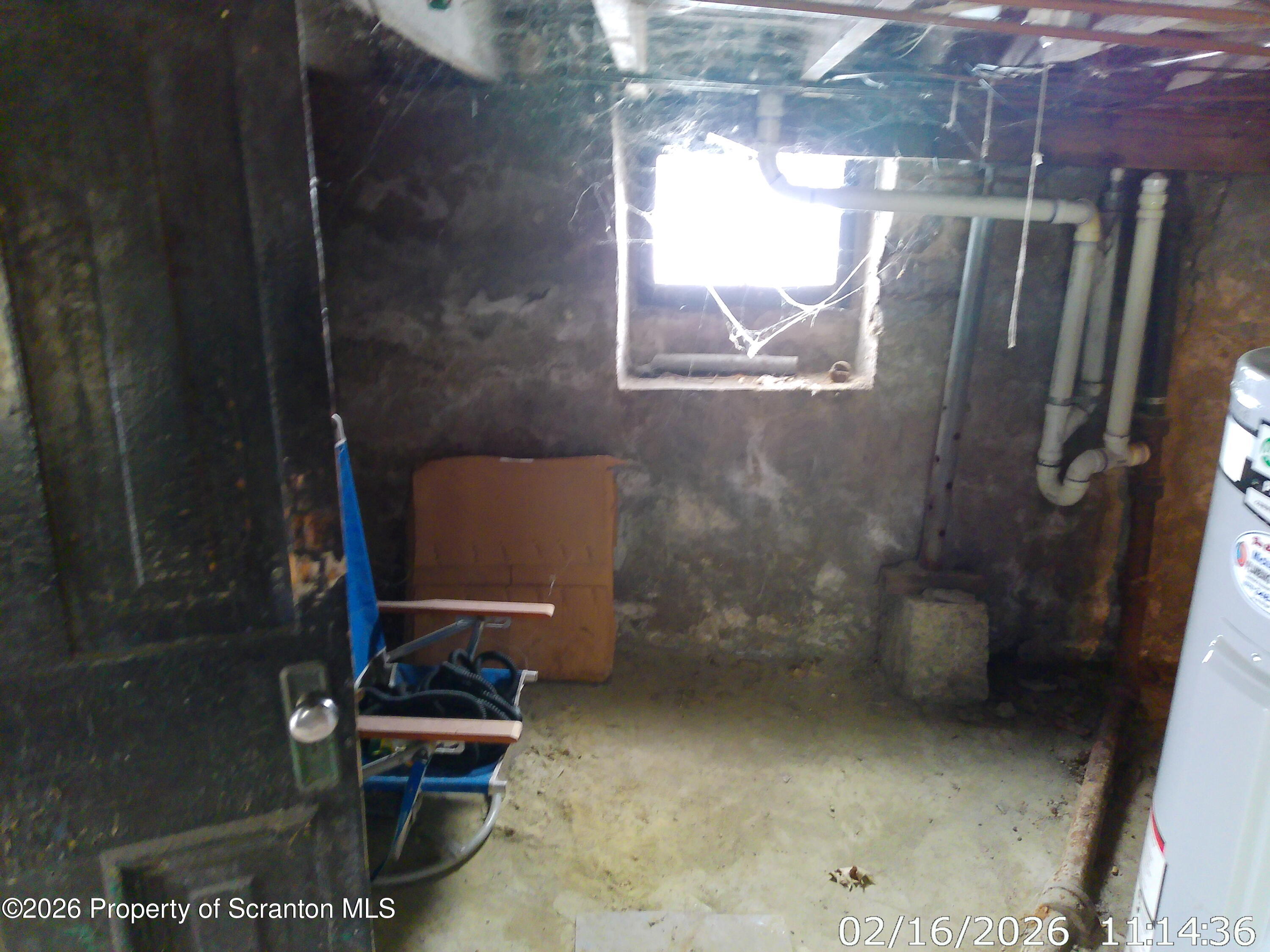 319 South 9th Avenue Scranton, PA 18504 - Photo 41 of 49 a bathroom with a toilet and a shower