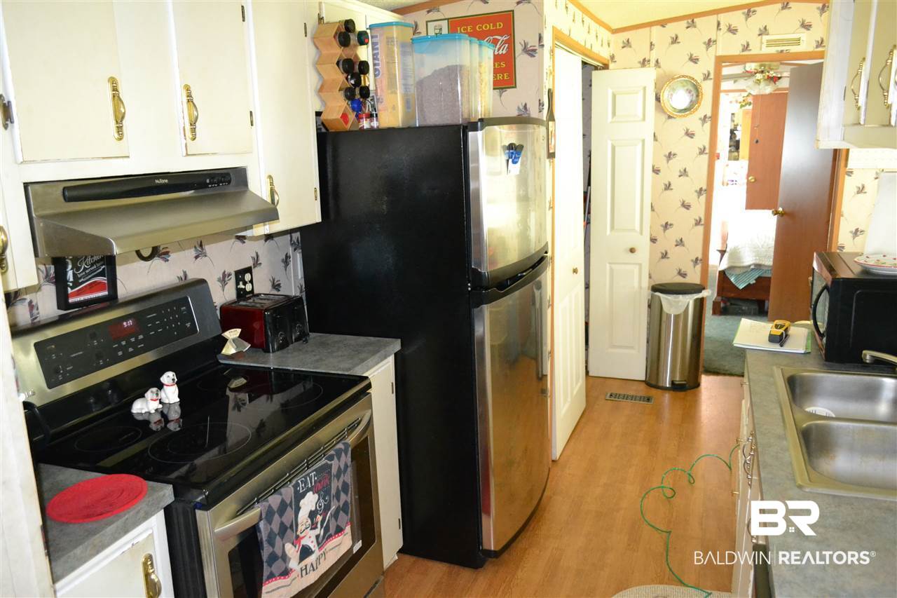 26135 B Schoen Road Elberta, AL 36530 - Photo 5 of 15 Kitchen