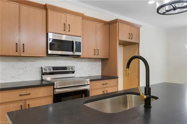 $329,900 | 512 Carolina Avenue, Yadkinville, NC 27055