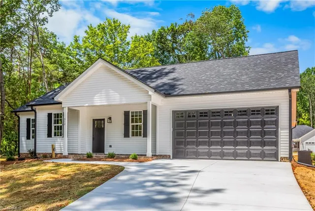 $329,900 | 512 Carolina Avenue, Yadkinville, NC 27055