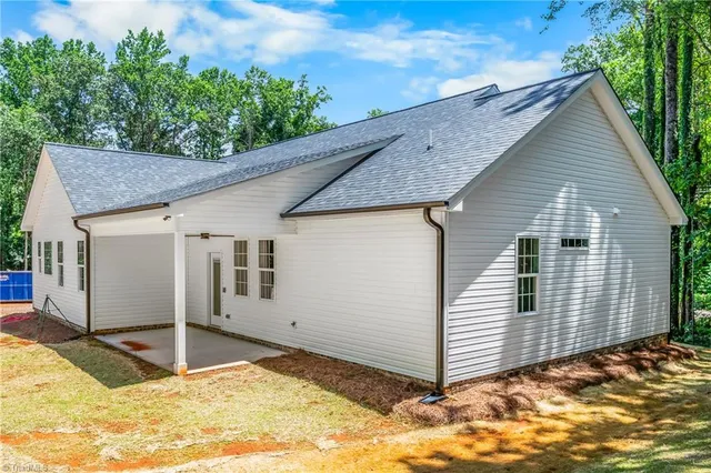 $329,900 | 512 Carolina Avenue, Yadkinville, NC 27055