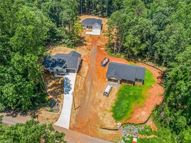 $329,900 | 512 Carolina Avenue, Yadkinville, NC 27055