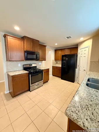 $2,250 | 741 Clearbrook Avenue, Cibolo, TX 78108