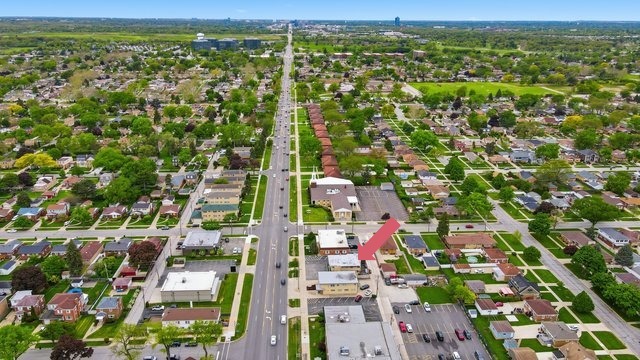 10550 West Cermak Road Westchester, IL 60154 - Photo 39 of 43 a view of city and mountain view