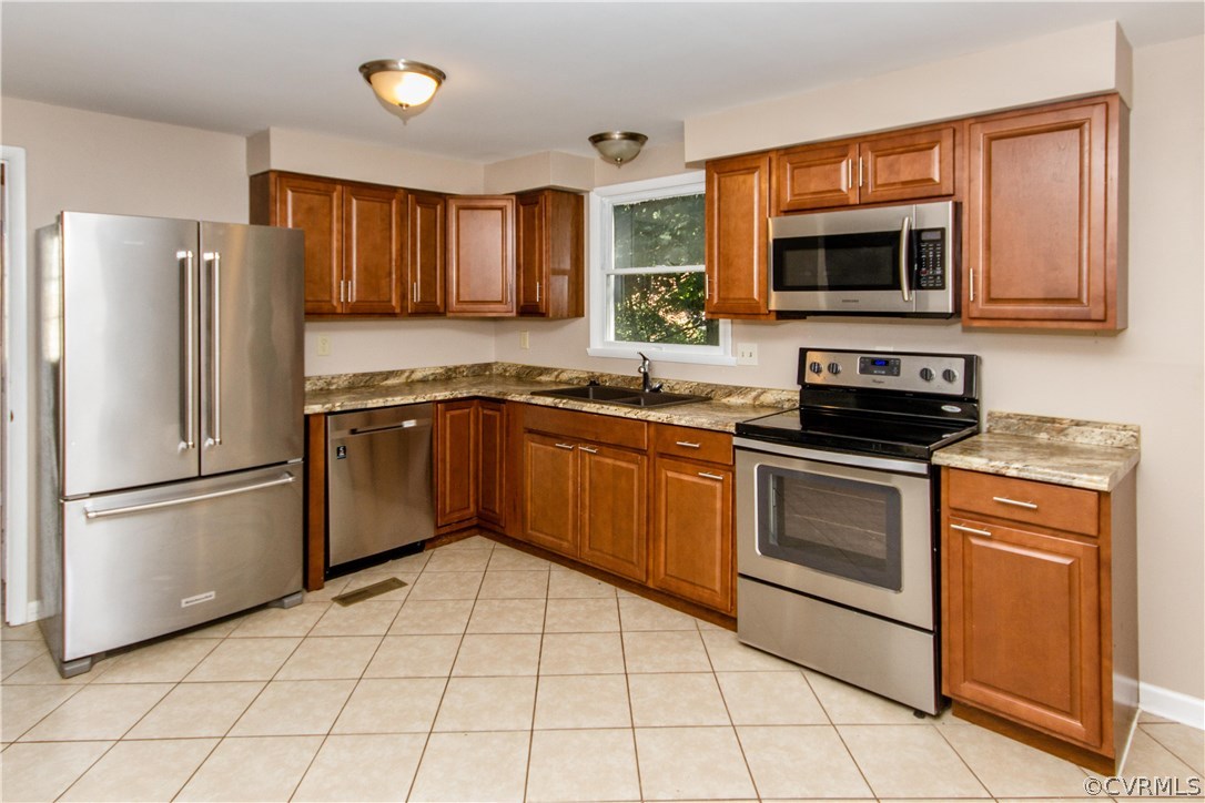 10430 Looking Glass Road Richmond, VA 23235 - Photo 8 of 28 Gallery Image 8