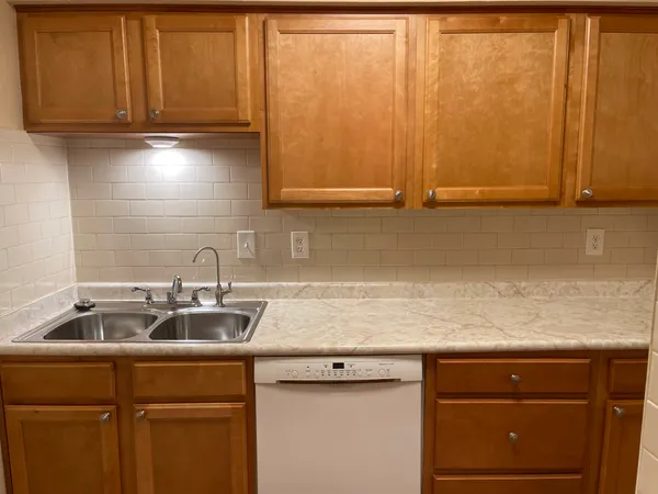 $1,650 | 5550 North Braeswood Boulevard, Unit 134, Houston, TX 77096