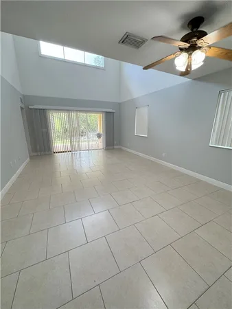 $2,000 | 2390 Vero S Circle Southwest, Unit 6, Vero Beach, FL 32962