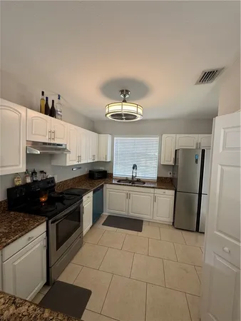 $2,000 | 2390 Vero S Circle Southwest, Unit 6, Vero Beach, FL 32962