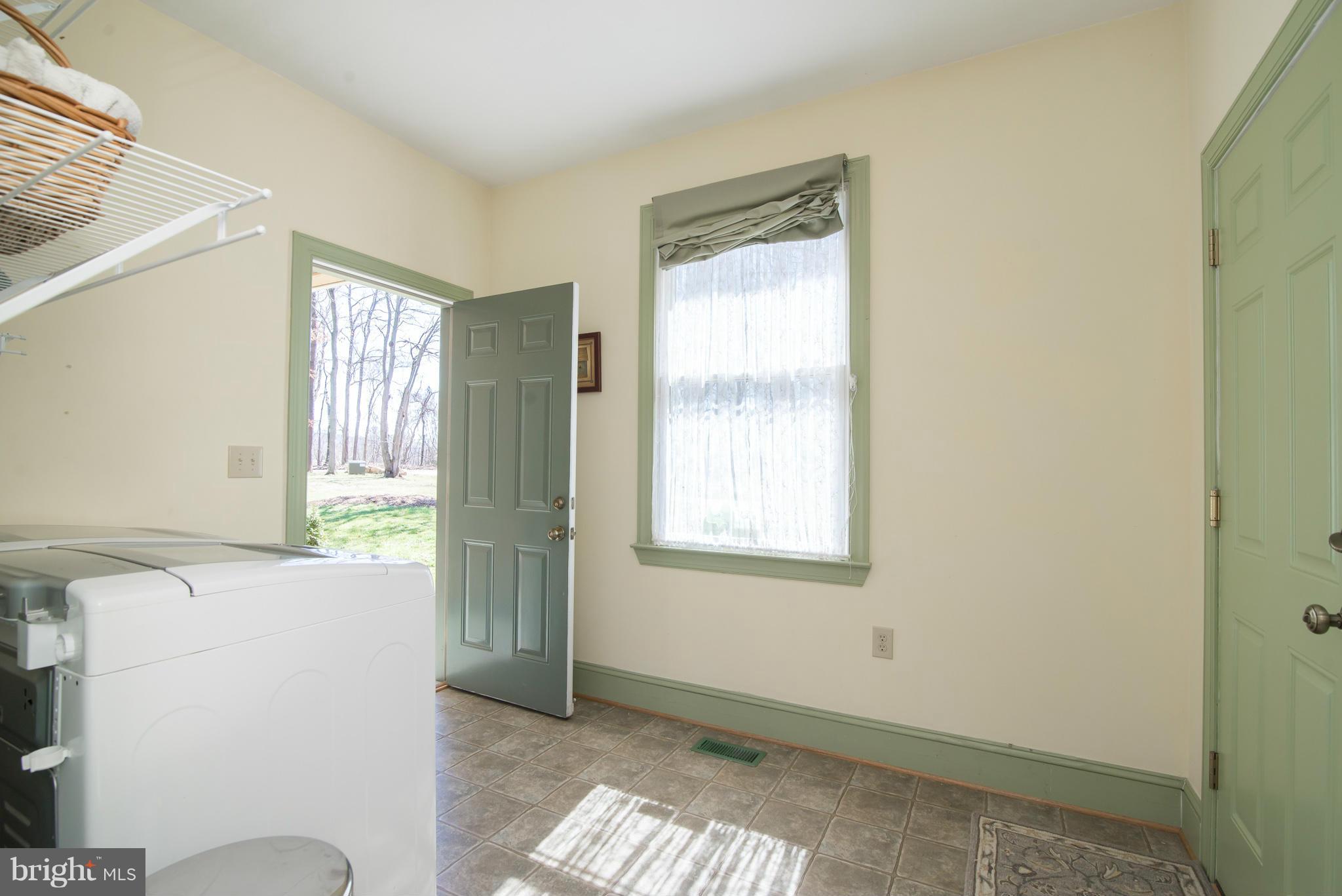 399 River Road Shepherdstown, WV 25443 - Photo 18 of 30 Interior (General)